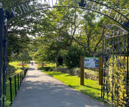 An image of Kingsnorth Gardens entrance